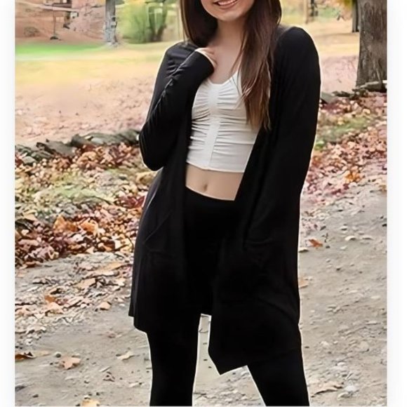 Womens Black Cardigan With Pockets Small Lightweight Sweater Fall Fashion Trends - Picture 2 of 4